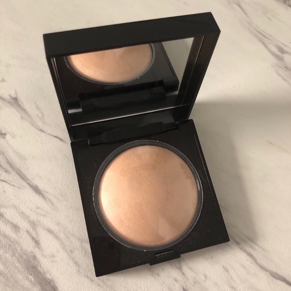Laura Mercier Highlighter 01 - Picture 2 of 4